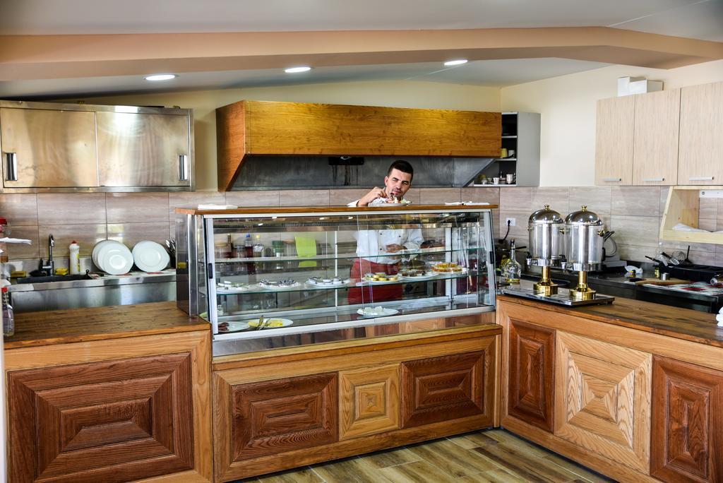Ethno Village Giovanni Trade Улцинь Экстерьер фото
